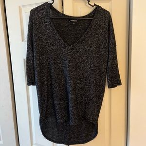 Express 3/4 Sleeve V Teck